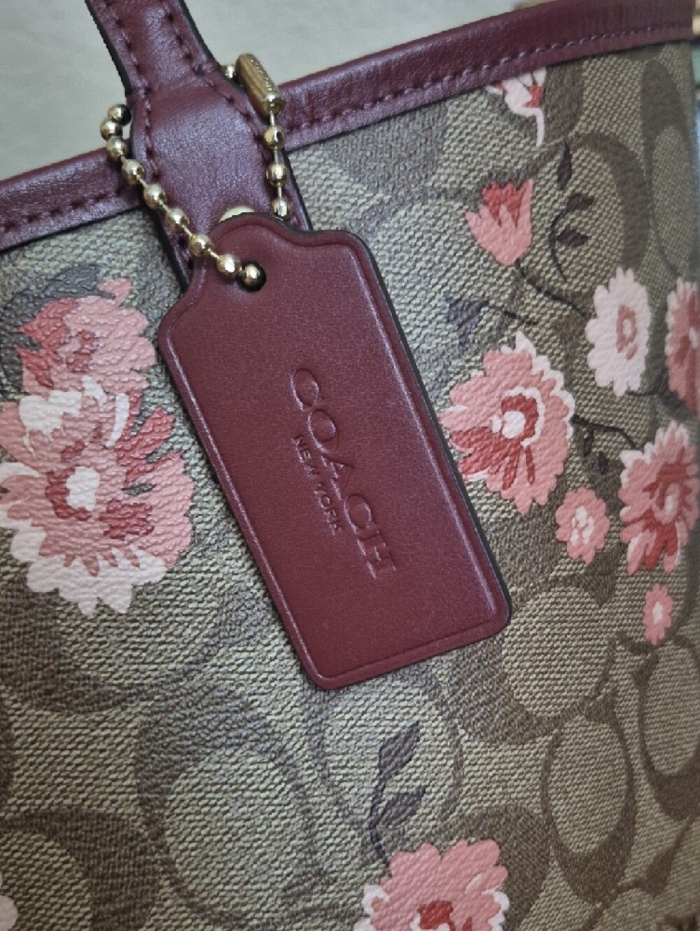 Coach Reversible City Tote - Prairie Daisy Cluster - Picture 4 of 8